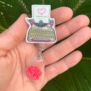 I 💗 Typewriters Badge Holder